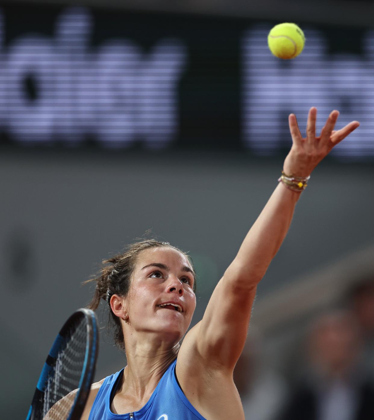 关于世界网球队鏖战法国网球队，克耶高斯打破历史纪录的信息