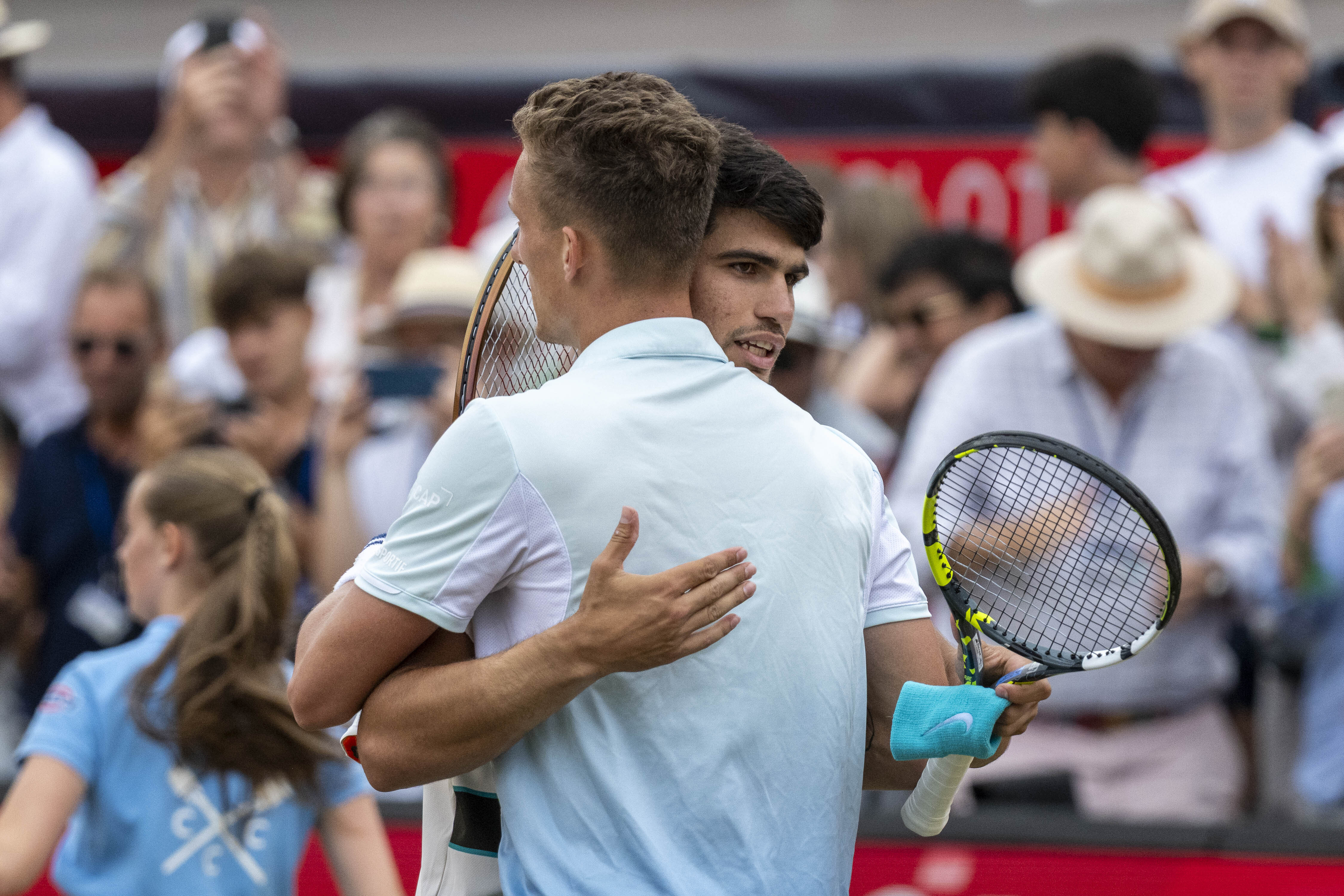 德国网球队险胜澳大利亚网球队,阿尔卡拉斯送出助攻 德国网球队险胜澳大利亚网球队,阿尔卡拉斯送出助攻