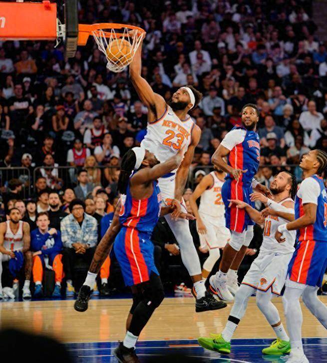 尼克斯爆冷意大利男篮,哈里斯关键制胜 尼克斯爆冷意大利男篮,哈里斯关键制胜