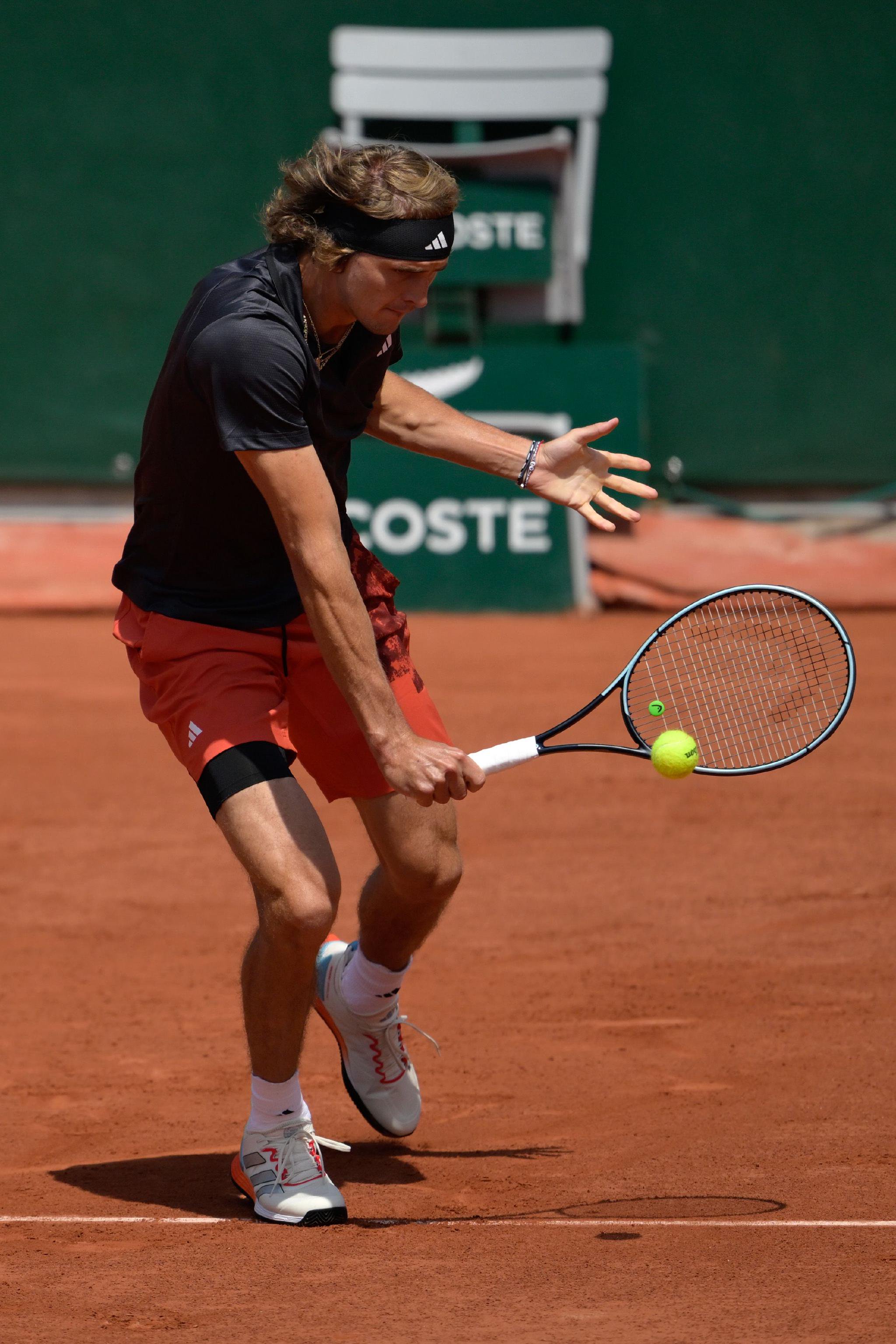 包含法国网球队绝杀意大利网球队,兹维列夫统治全场的词条 包含法国网球队绝杀意大利网球队,兹维列夫统治全场的词条