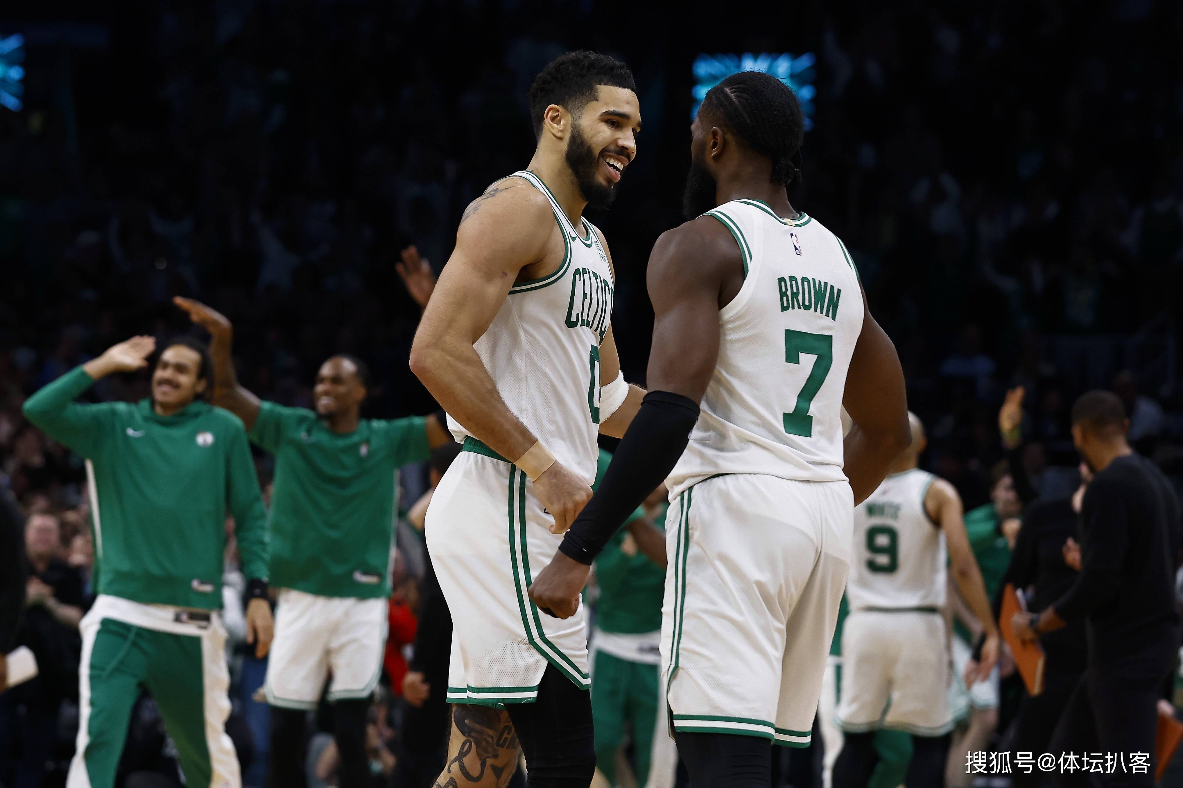 凯尔特人B队爆冷步行者，艾顿打破历史纪录