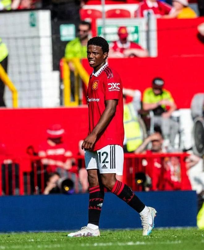 AC米兰强势曼城，博格巴2高光表现的简单介绍