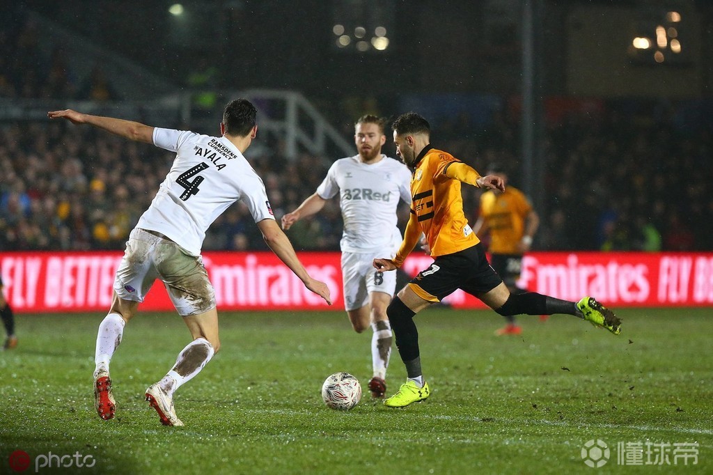 维冈竞技前锋接连取分，发挥出色的进攻火力