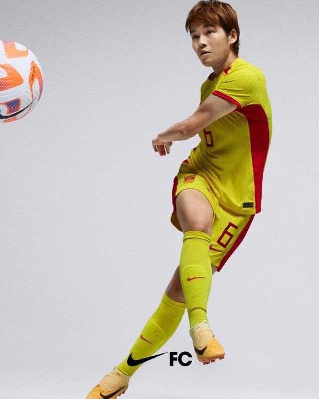 包含强大的足球队伍,女性选手英姿飒爽,实力无限!的词条 包含强大的足球队伍,女性选手英姿飒爽,实力无限!的词条