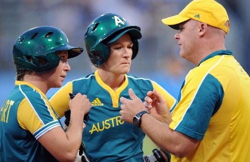 澳洲球队教练组推出新战术，提高球员技术水平的简单介绍