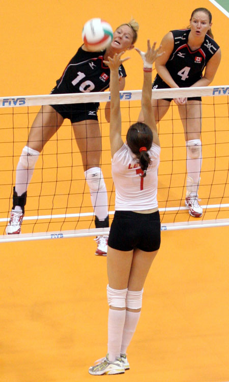 包含哥斯达黎加出征多米尼加，坚实防守蓄力的词条