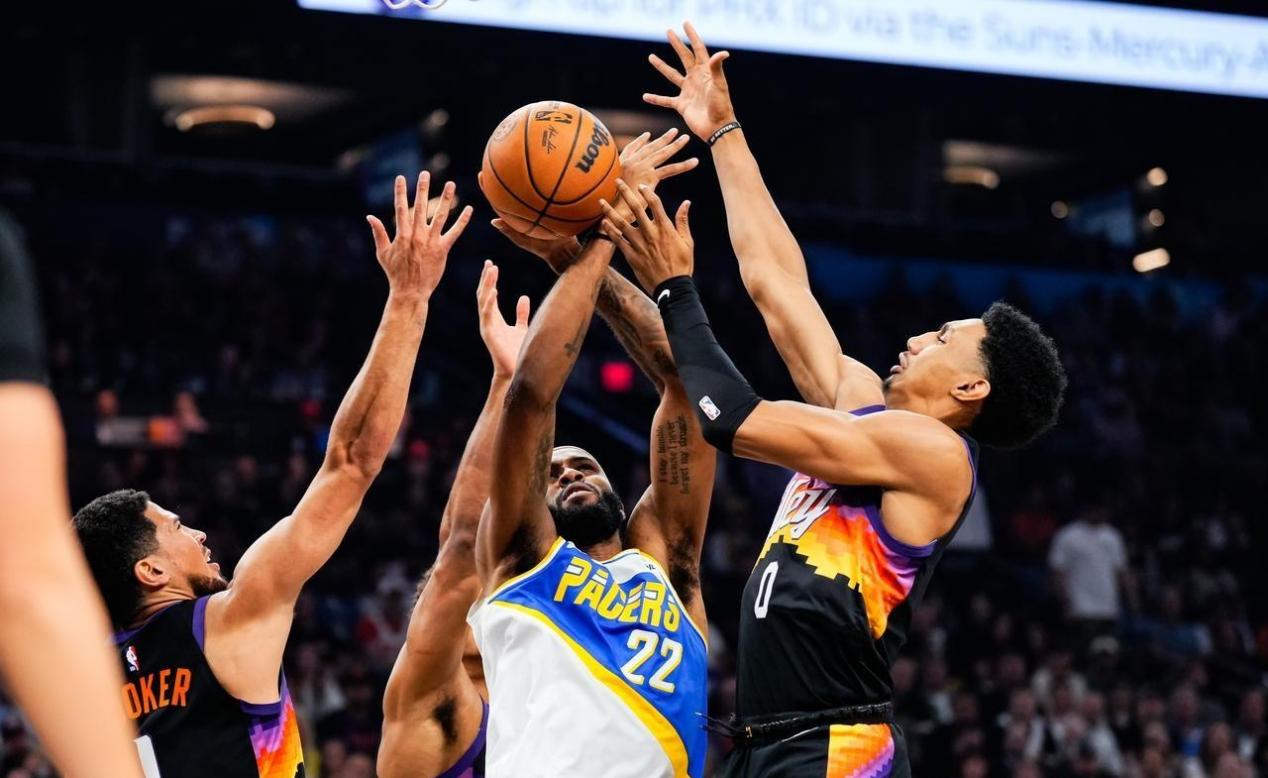 关于爵士翻盘步行者，布克惊艳四座的信息