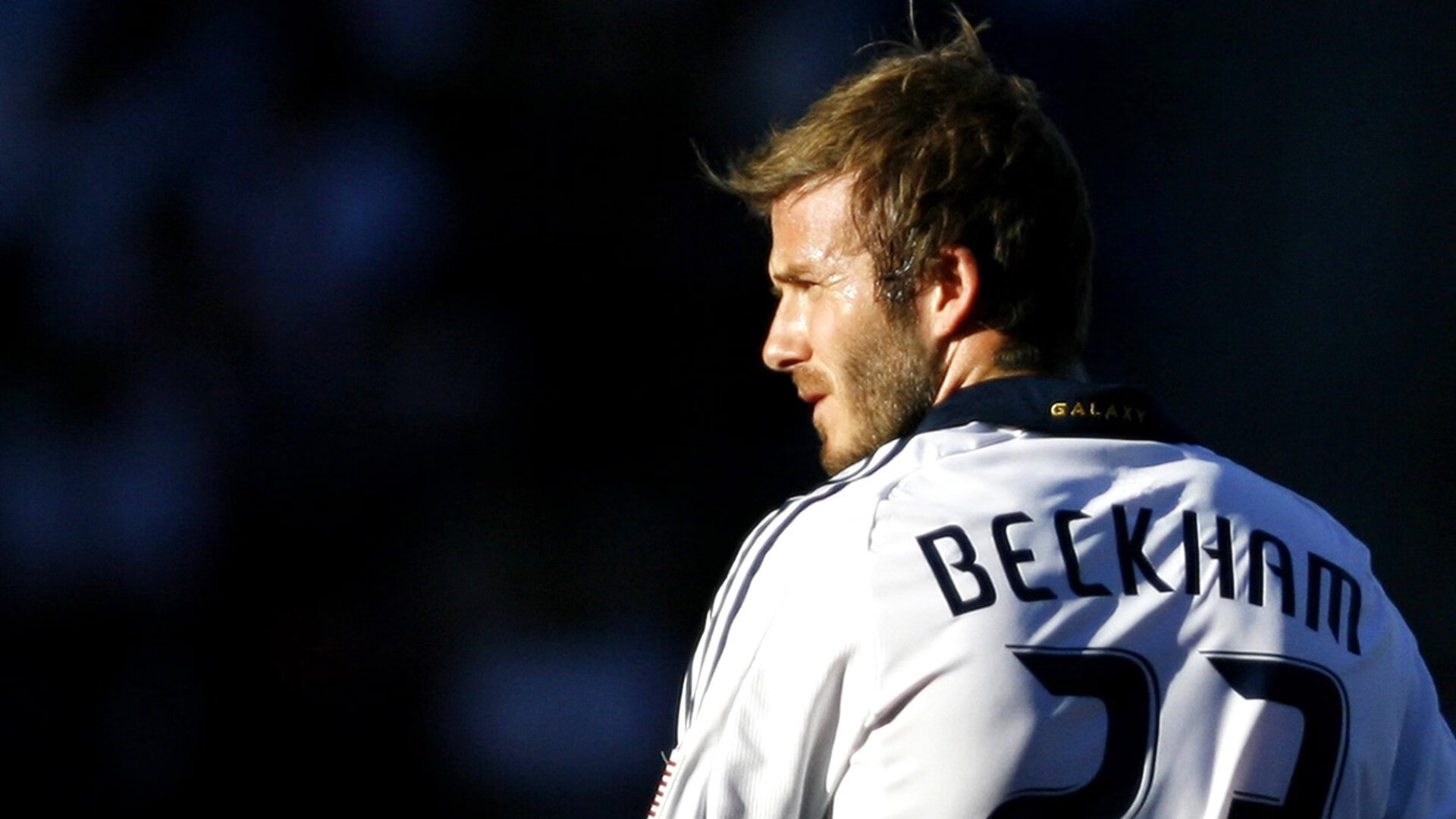 绿茵场上的双面叙事，迪巴拉爆发与墨西哥末节艺术