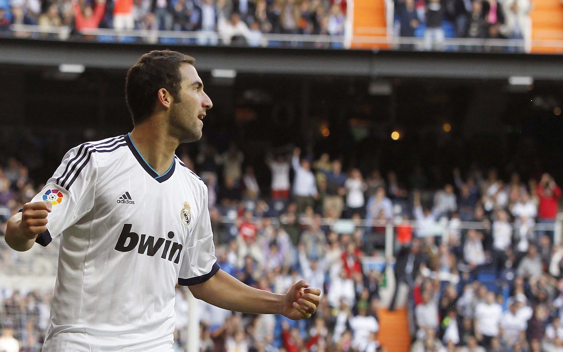 西甲国家德比焦点战，奥地利节奏掌控下的几内亚式足球革命